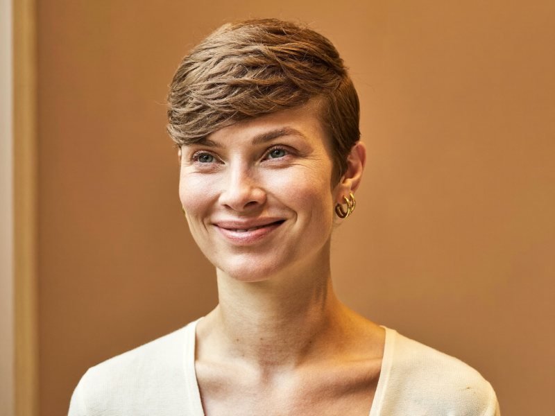 Short hairstyles for women: a soft textured pixie cut with side-swept fringe
