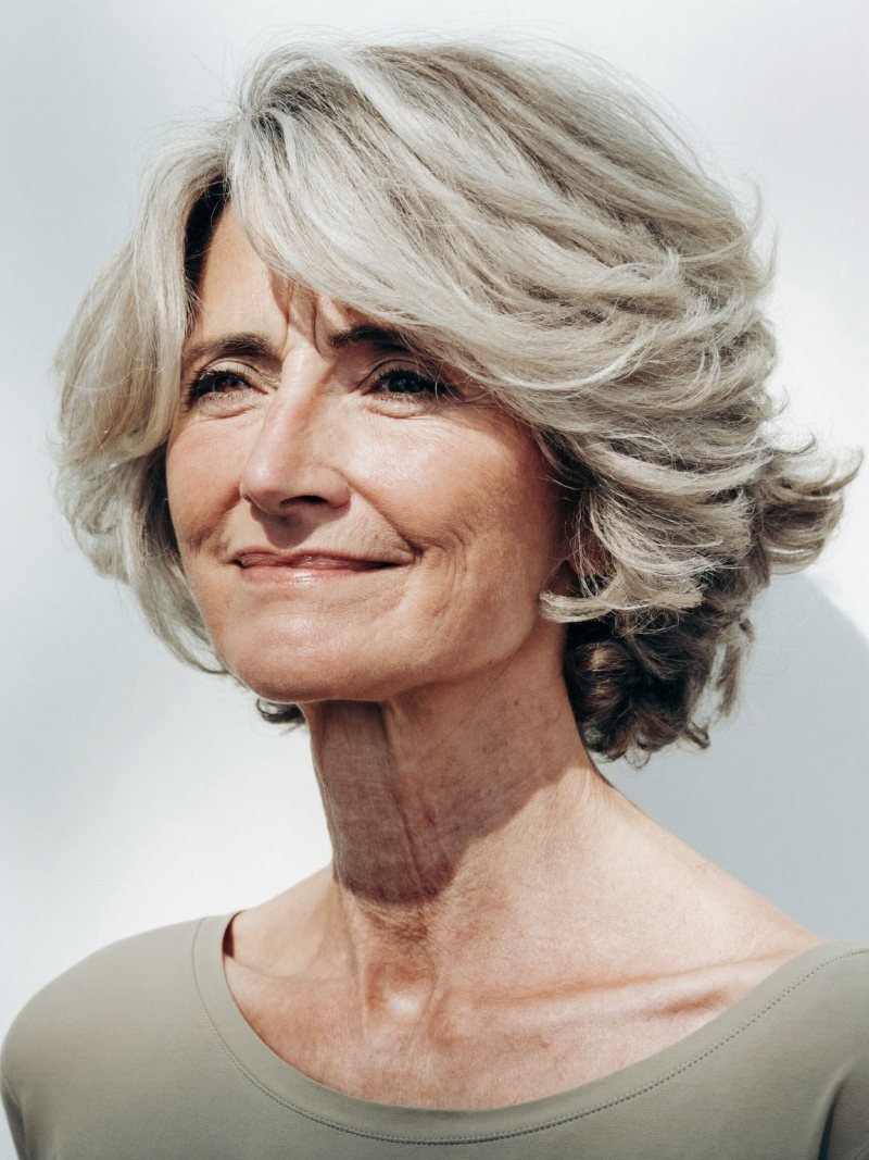 Short layered cut with volume at the crown
