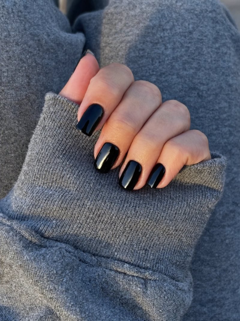 Short square nails in solid glossy black
