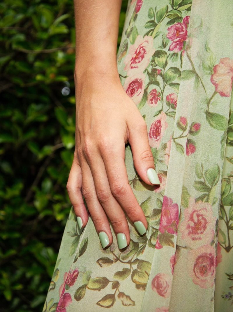 Short square sage green nails for a garden wedding