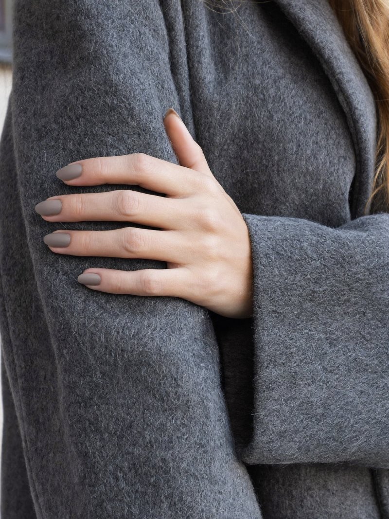 Short squoval nails in matte taupe