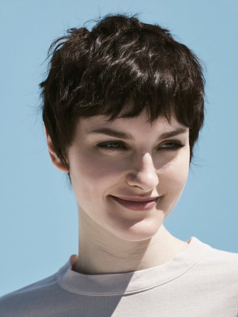 Textured pixie with choppy layers